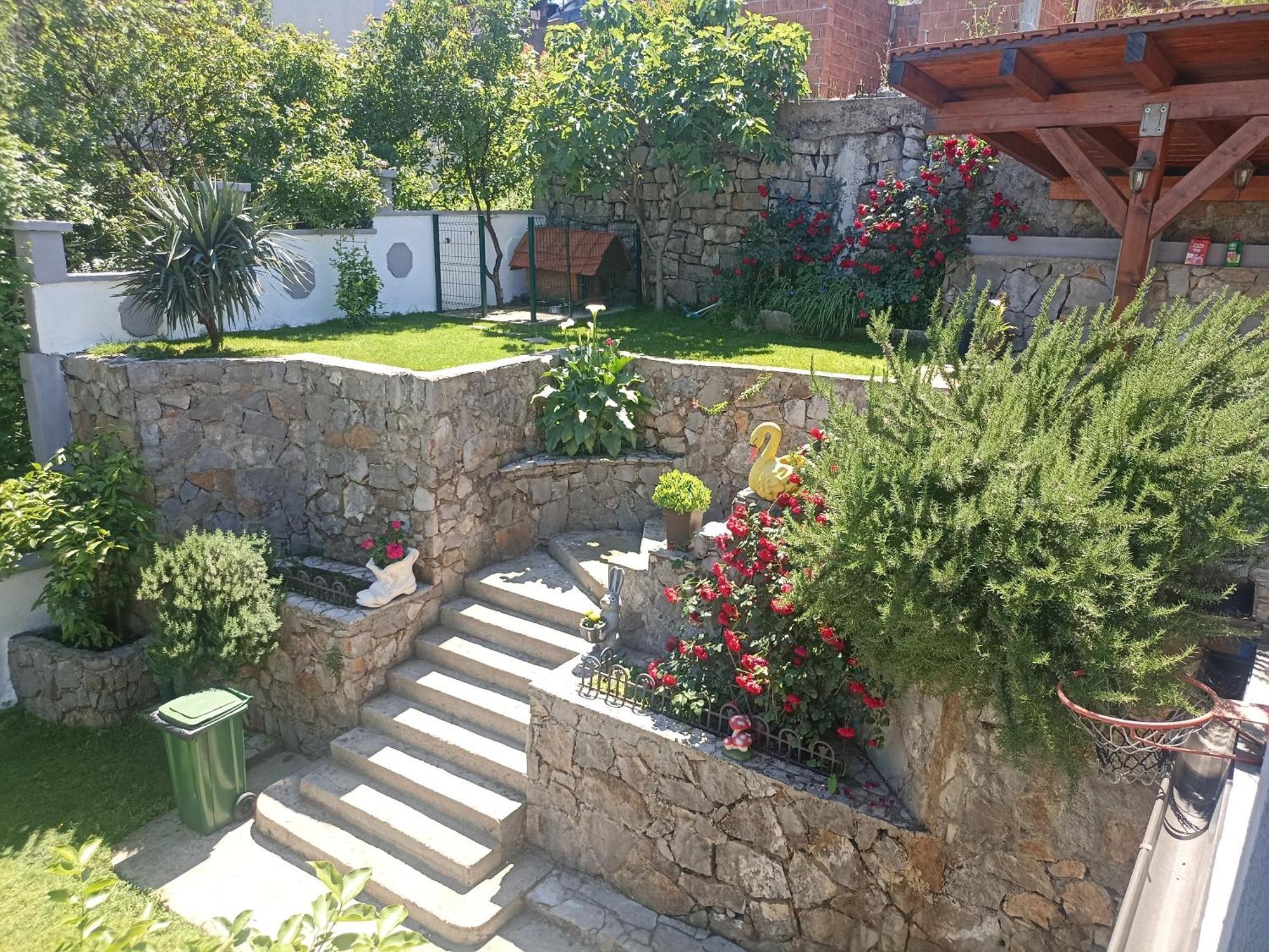 Mini Garsonjera Hotel Podgorica Exterior photo